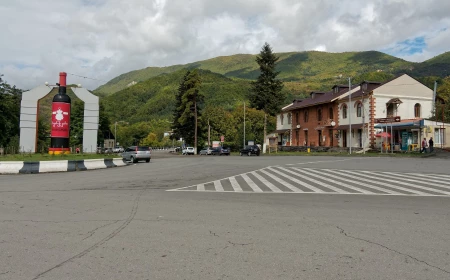 ამბროლაურში „ფუძეობა 2026“ გალა კონცერტით დასრულდა — ღონისძიებამ რაჭაში სტუმრები გააერთიანა